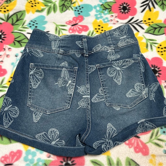 No Boundaries Butterfly Shorts - Picture 2 of 3